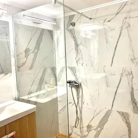 Quiet Near Subway And Acropolis 2 Bedrooms Apt Apartman