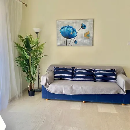Quiet Near Subway And Acropolis 2 Bedrooms Apt Apartment *