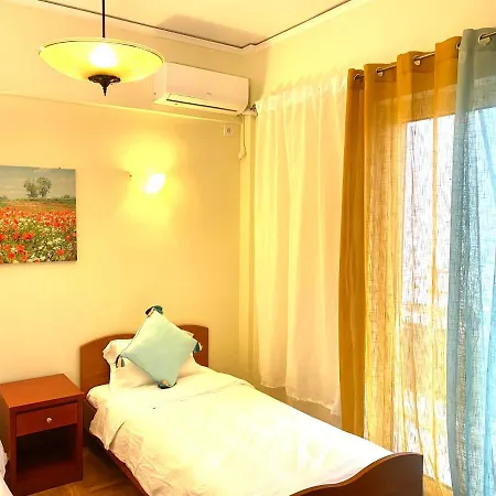 Apartment Quiet Near Subway And Acropolis 2 Bedrooms Apt *
