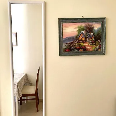 Quiet Near Subway And Acropolis 2 Bedrooms Apt Apartman *